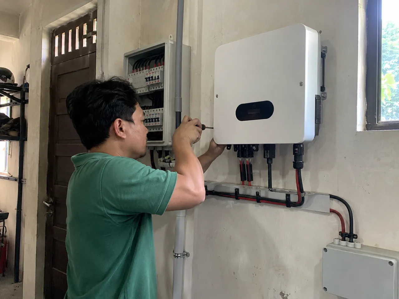 Jasa instalasi inverter solar panel